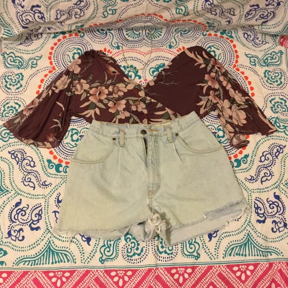 VINTAGE COLD SHOULDER FLOWER BLOUSE - Picture 3 of 4
